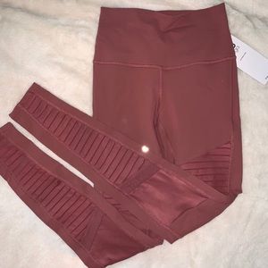 NWT Alo Yoga High Waisted Moto Leggings
